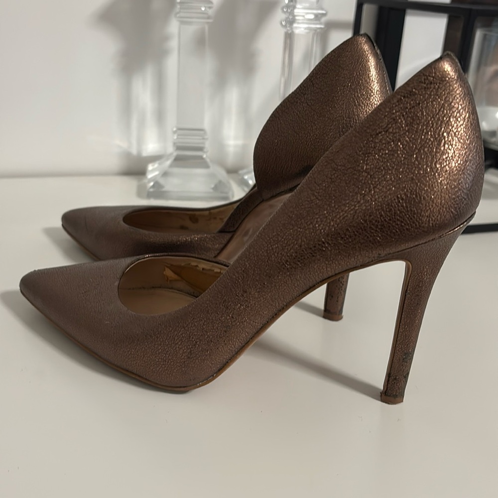 Jessica Simpson pump heel, bronze size 8